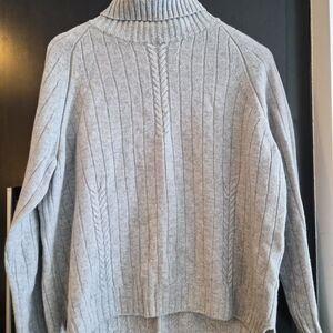 Gray Ribbed Turtleneck Sweater